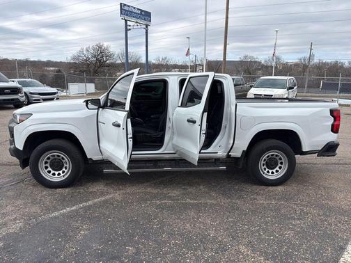 2023 Chevrolet Colorado WT