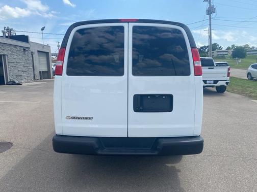 2022 Chevrolet Express 3500 LS