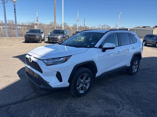 2025 Toyota RAV4 Hybrid XLE
