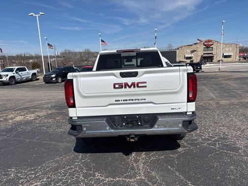 2024 GMC Sierra 1500 SLT