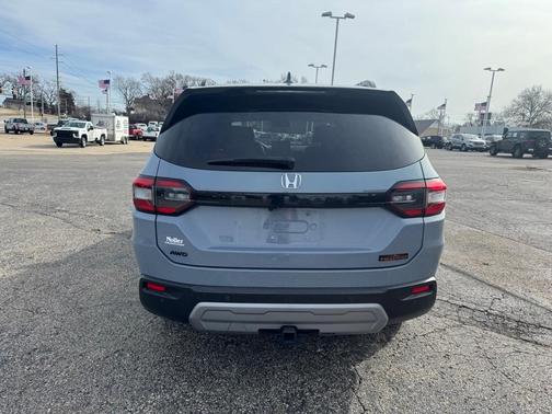 2023 Honda Pilot TrailSport