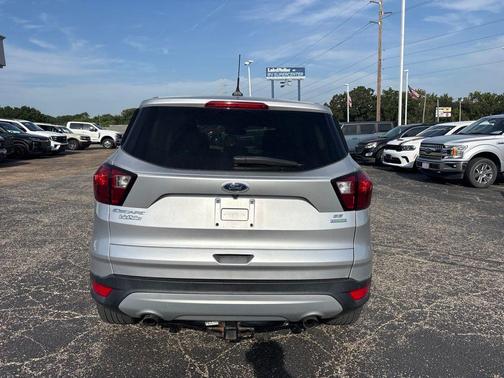 Ingot Silver Metallic 2019 Ford Escape SE