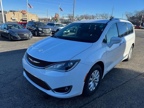 2019 Chrysler Pacifica Touring-L