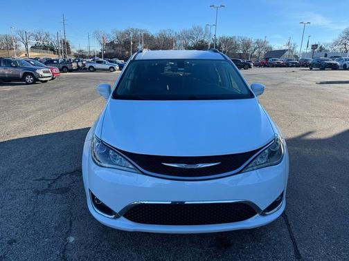 2019 Chrysler Pacifica Touring-L