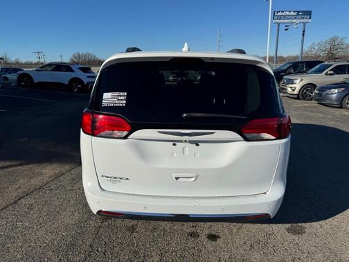 2019 Chrysler Pacifica Touring-L