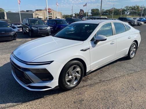 2025 Hyundai SONATA SE