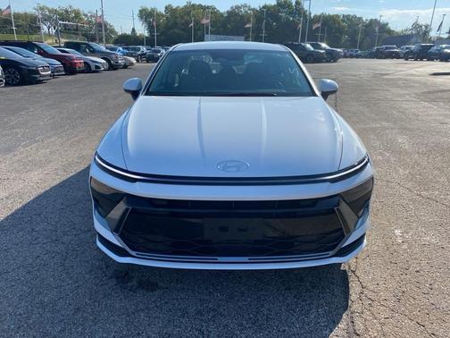 2025 Hyundai SONATA SE