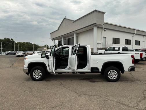 2024 Chevrolet Silverado 2500 LT