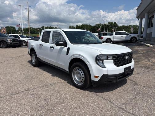 Oxford White 2025 Ford Maverick XL