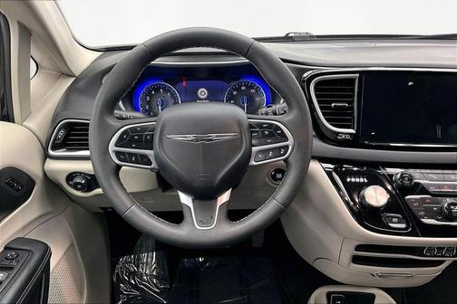 2024 Chrysler Pacifica Touring-L