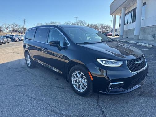 2024 Chrysler Pacifica Touring-L