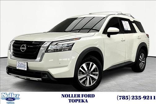 2022 Nissan Pathfinder SL
