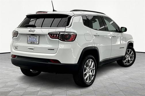 2022 Jeep Compass Latitude Lux