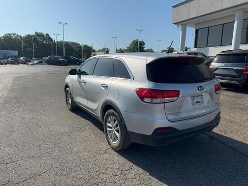 2016 Kia Sorento L