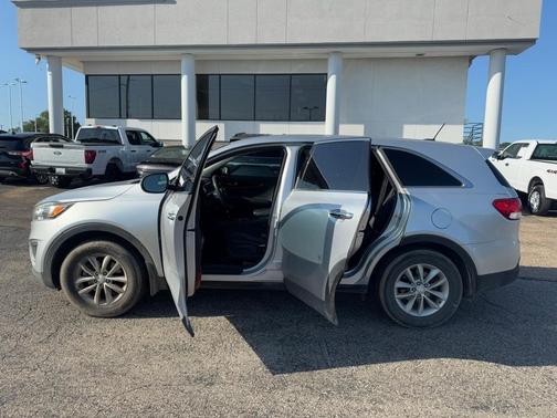 2016 Kia Sorento L