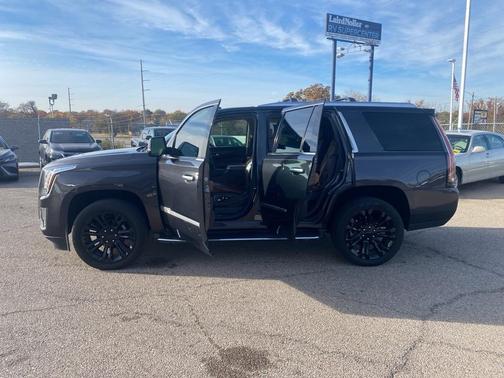 2016 Cadillac Escalade Luxury