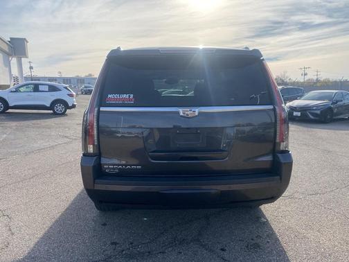 2016 Cadillac Escalade Luxury