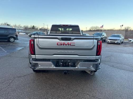 2025 GMC Sierra 3500 SLT