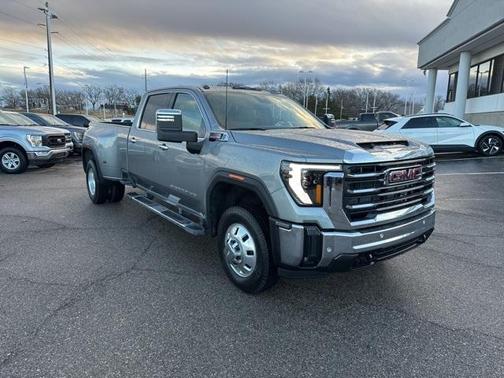 2025 GMC Sierra 3500 SLT