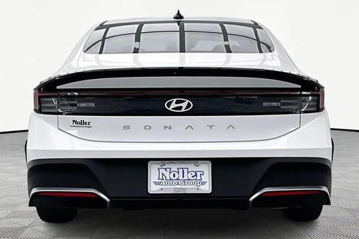 2025 Hyundai SONATA SE