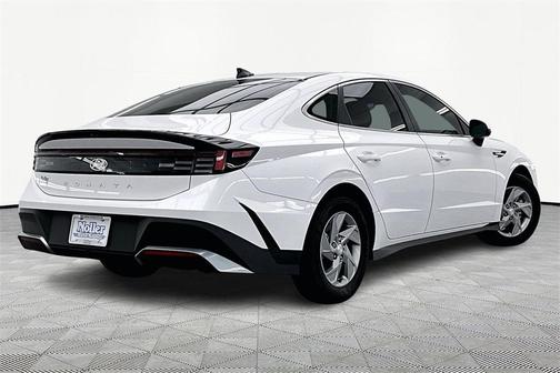 2025 Hyundai SONATA SE