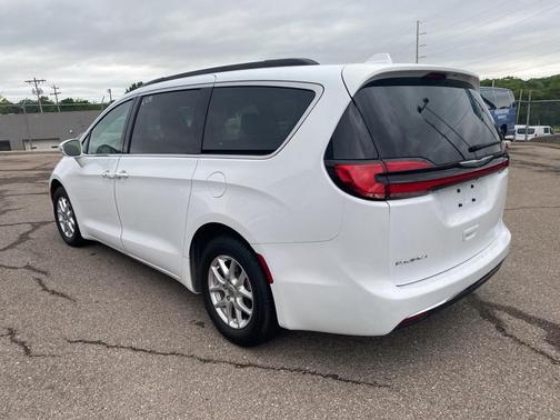2022 Chrysler Pacifica Touring-L