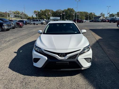 2018 Toyota Camry SE