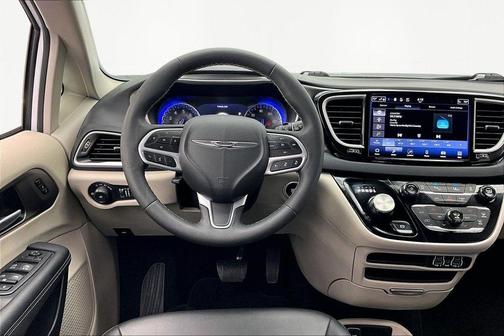 2024 Chrysler Pacifica Touring-L