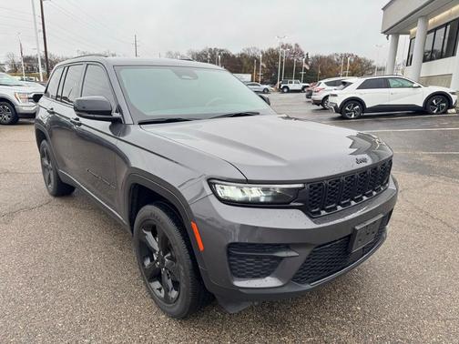2023 Jeep Grand Cherokee Altitude