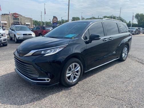 2023 Toyota Sienna Limited