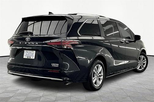 2023 Toyota Sienna Limited