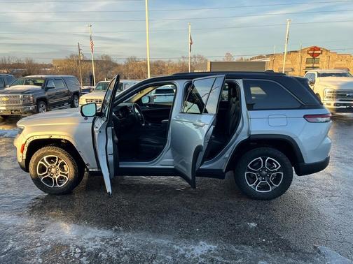 2022 Jeep Grand Cherokee Trailhawk