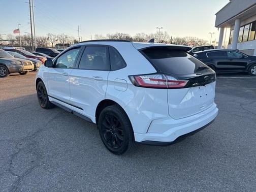 2022 Ford Edge SE