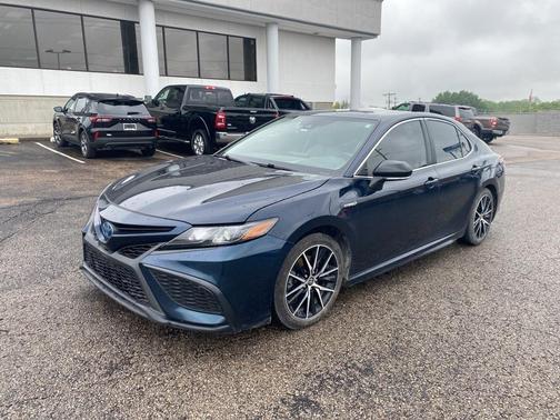 2021 Toyota Camry Hybrid SE
