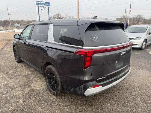 2025 Kia Carnival LXS