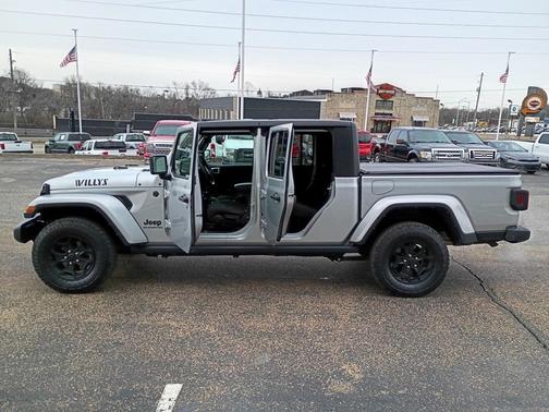 2022 Jeep Gladiator Sport