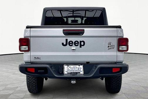 2022 Jeep Gladiator Sport