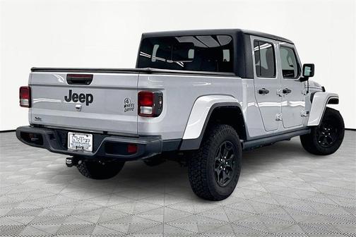 2022 Jeep Gladiator Sport
