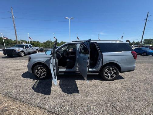Glacier Gray Metallic 2025 Ford Expedition Max Active