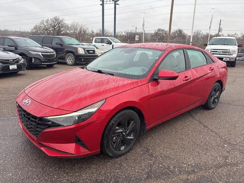 2023 Hyundai ELANTRA SEL