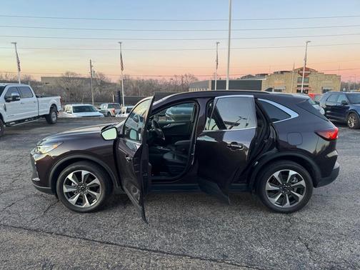 2023 Ford Escape Platinum