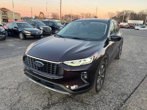 2023 Ford Escape Platinum