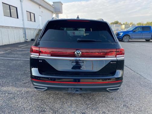 2024 Volkswagen Atlas 2.0T SE