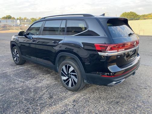2024 Volkswagen Atlas 2.0T SE