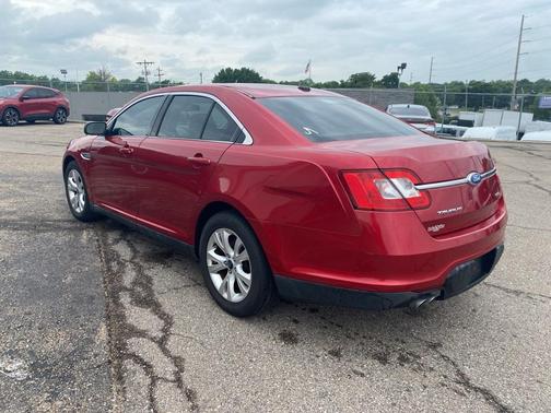 2011 Ford Taurus SEL