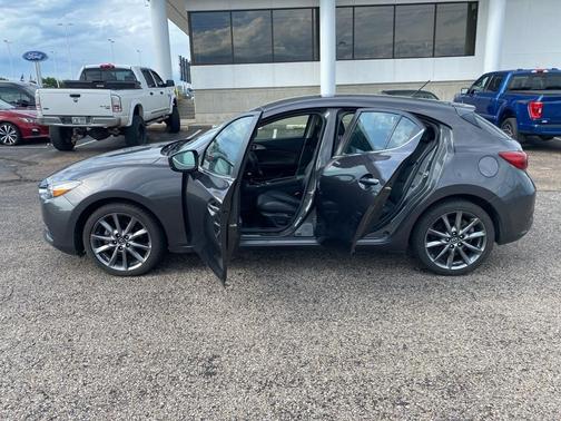 2018 Mazda Mazda3 Touring