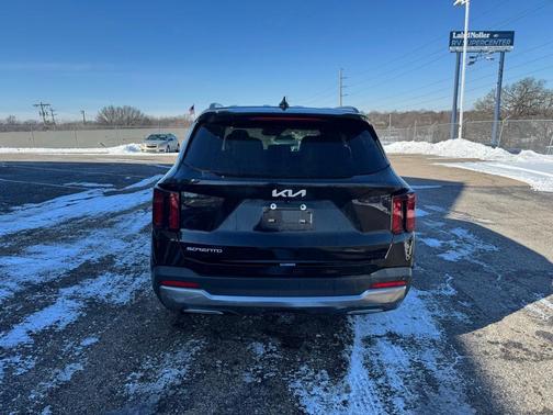 2024 Kia Sorento S