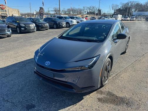2025 Toyota Prius LE