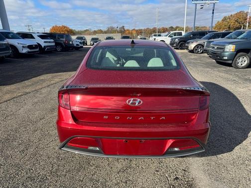 2023 Hyundai SONATA SE