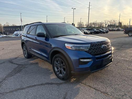 Blue 2021 Ford Explorer XLT